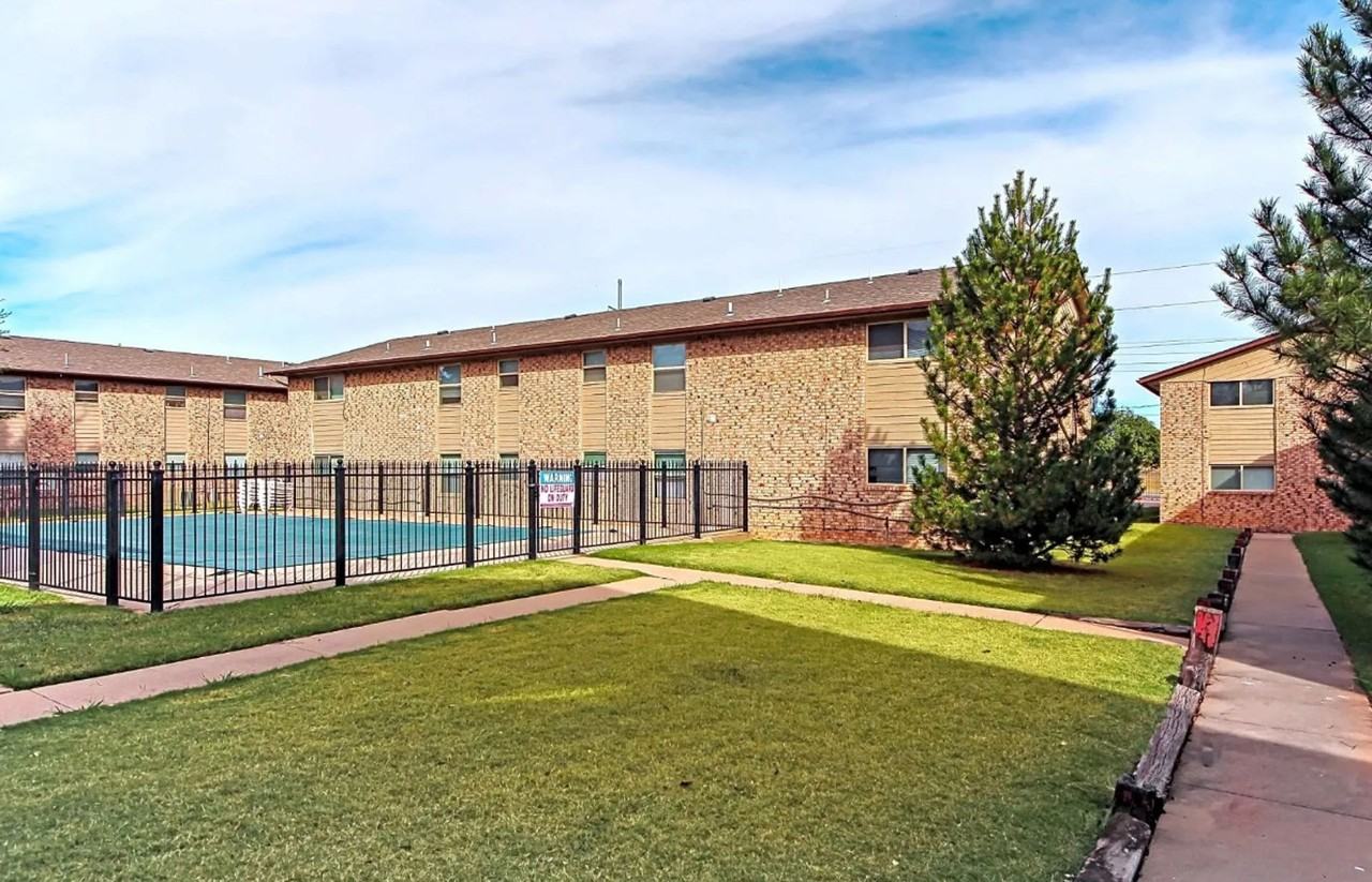 2408 NW 52nd St - Photo 4 of 19