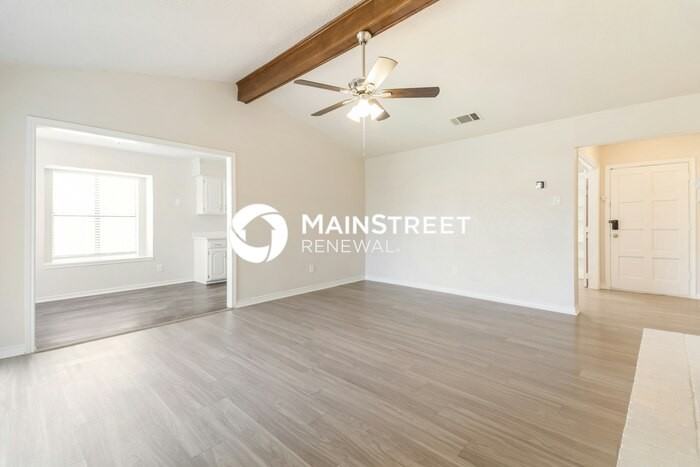 1613 Glencairn Ln - Photo 6 of 17