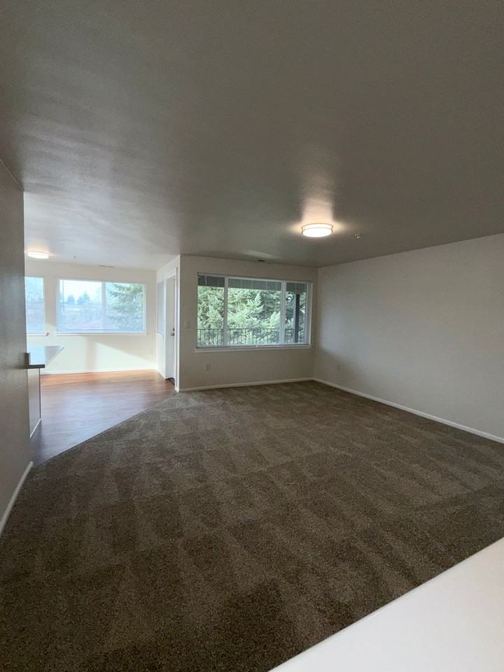 Lakeshore Apartments - Photo 3 of 26