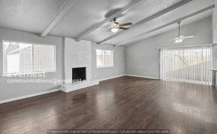 16714 Townes Rd - Photo 4 of 26