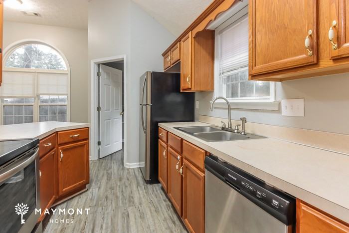 6409 Deerwood Pl - Photo 5 of 11