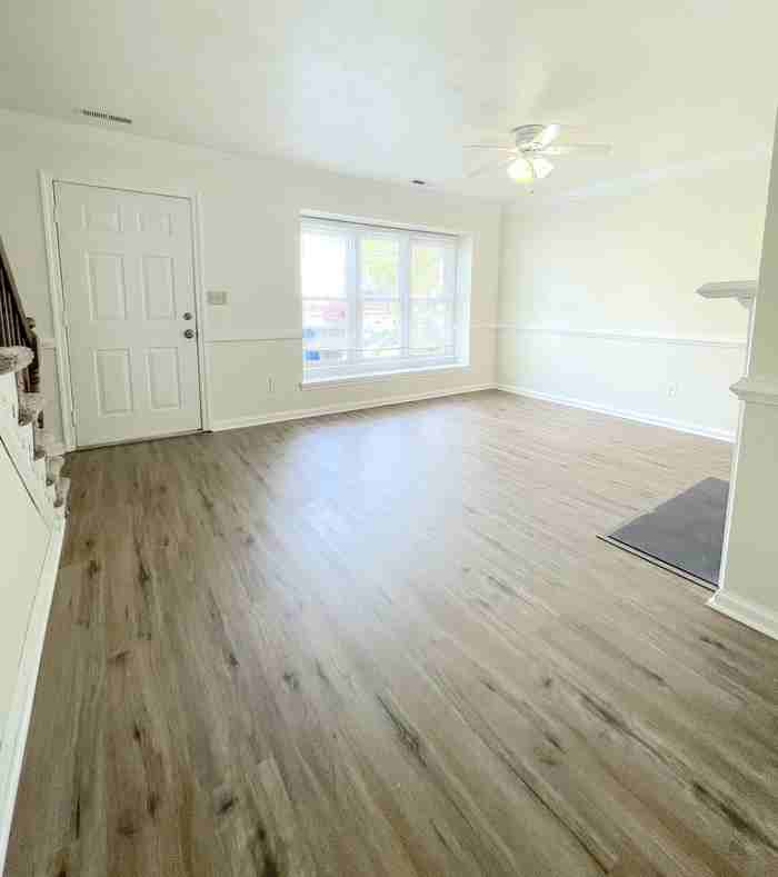 5523 Gates Landing Rd - Photo 7 of 33