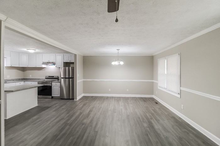 218 Hillcrest Dr - Photo 7 of 13