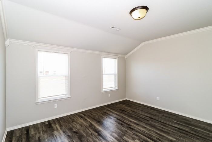 5716 Cypress Ln - Photo 4 of 12