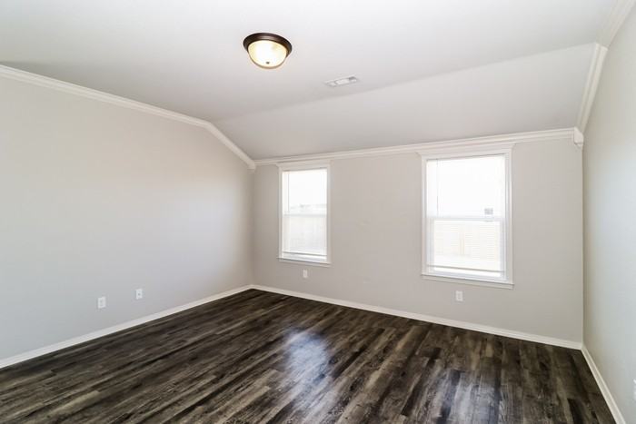 5716 Cypress Ln - Photo 6 of 12