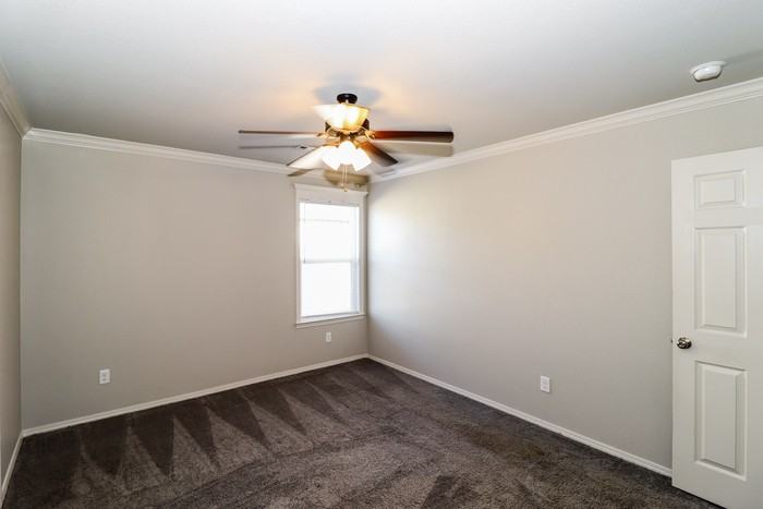 5716 Cypress Ln - Photo 7 of 12