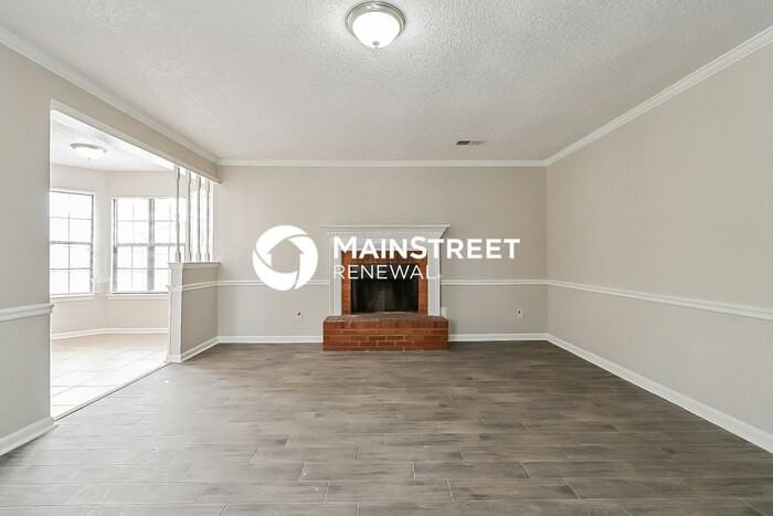 6045 Valleydale Dr - Photo 3 of 10