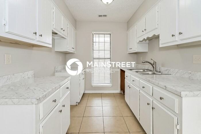 6045 Valleydale Dr - Photo 5 of 10