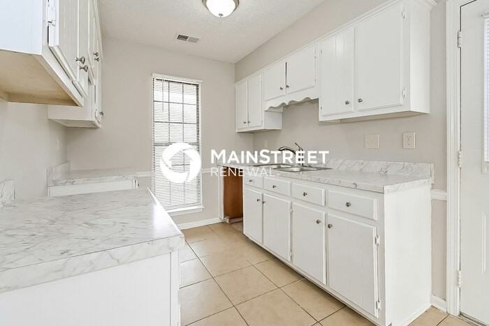 6045 Valleydale Dr - Photo 6 of 10