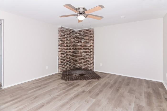 6701 Gilette Dr - Photo 4 of 11