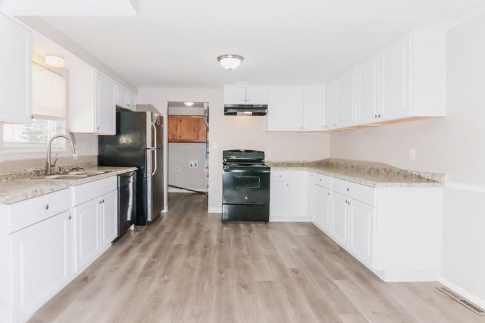 6701 Gilette Dr - Photo 5 of 11