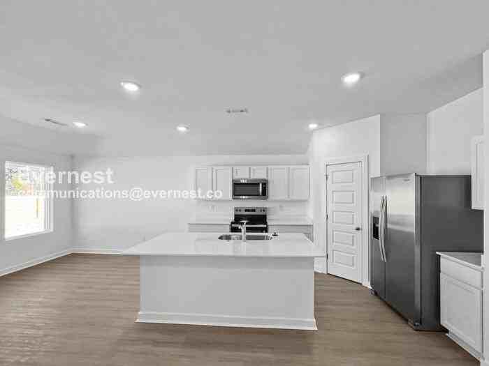 115 E Fredonia Ct - Photo 3 of 19