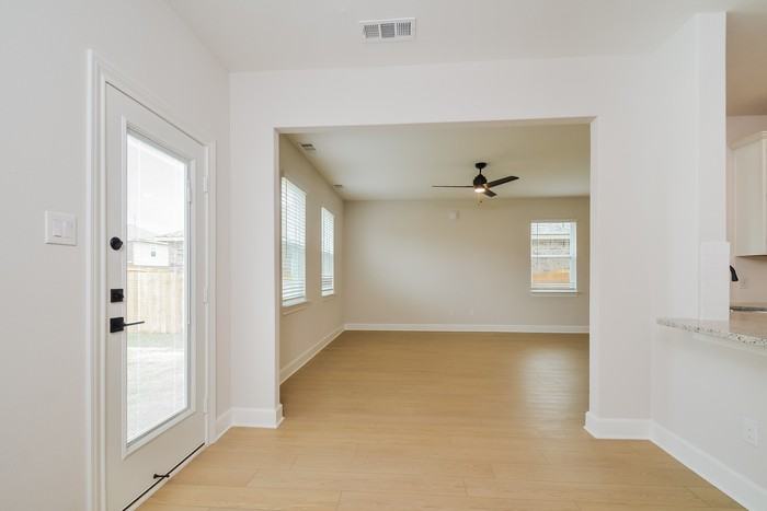 1108 Ginsburg Ln - Photo 3 of 17