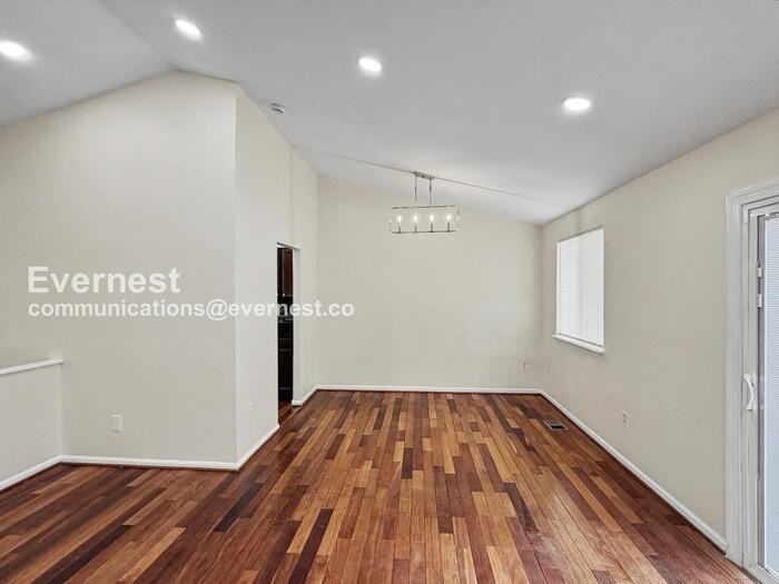 9005 Heatherfield Ct - Photo 7 of 32