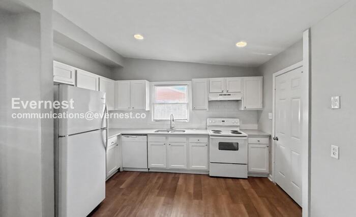 1140 Daniel Dr - Photo 2 of 18