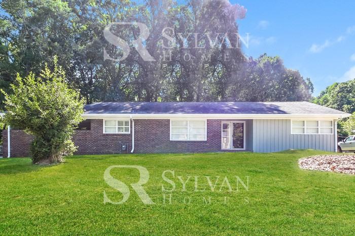 136 Tanglewood Dr - Photo 2 of 16