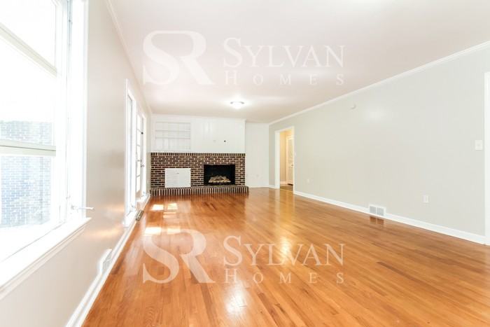 136 Tanglewood Dr - Photo 4 of 16