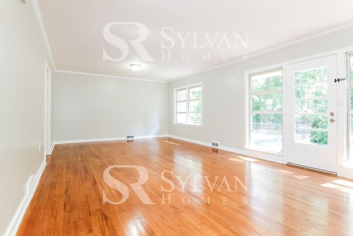 136 Tanglewood Dr - Photo 5 of 16