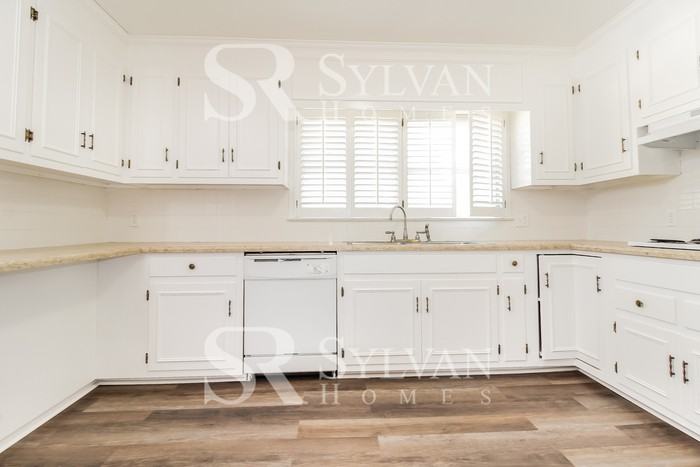 136 Tanglewood Dr - Photo 6 of 16