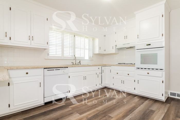 136 Tanglewood Dr - Photo 7 of 16