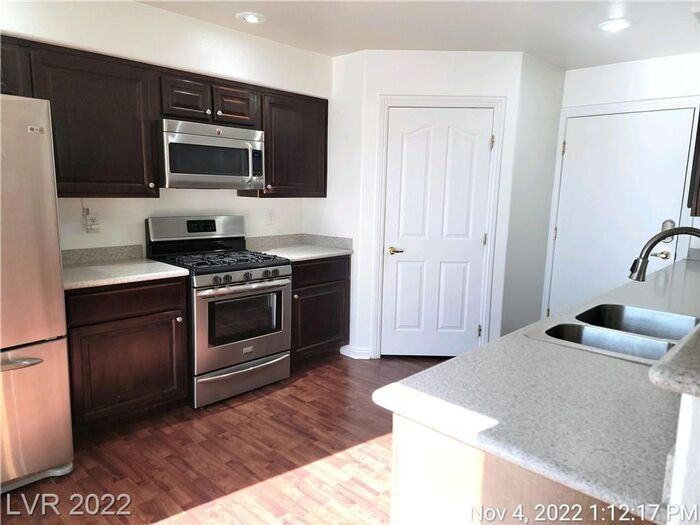 9544 Borough Park St - Photo 7 of 25