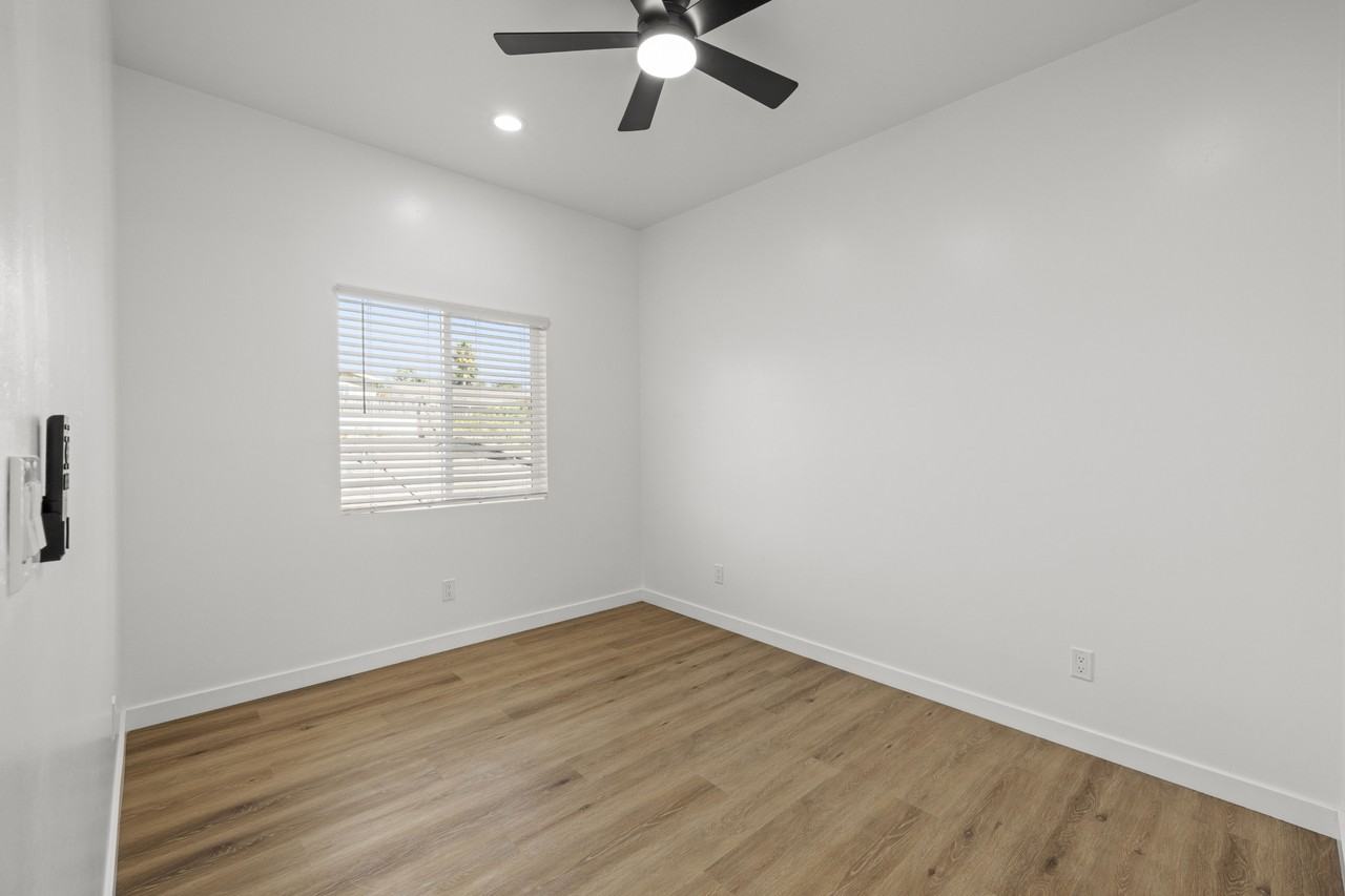 6402 Shane PlaceUnit 1 #6402UNIT1 - Photo 6 of 10