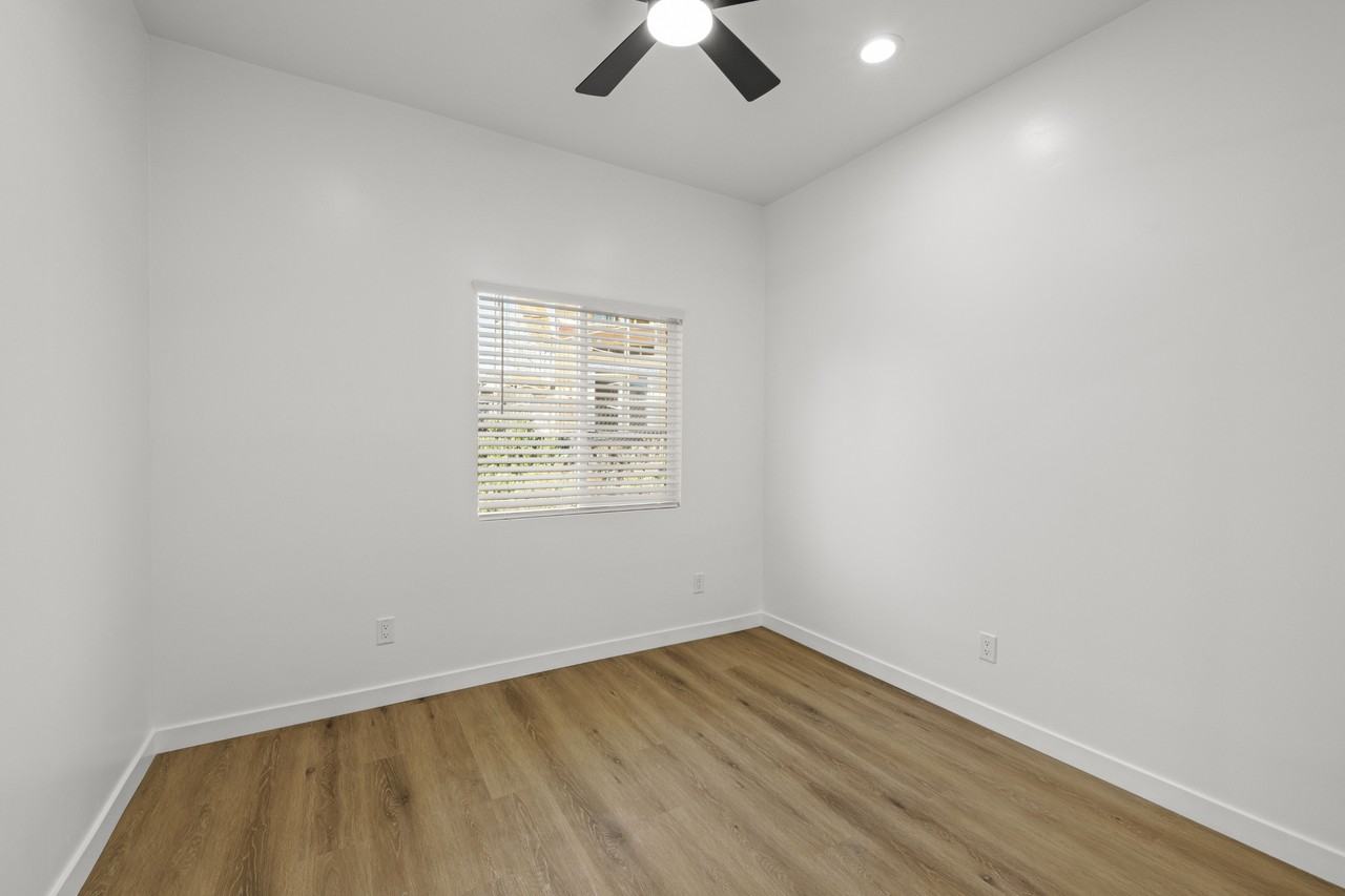 6402 Shane PlaceUnit 1 #6402UNIT1 - Photo 7 of 10