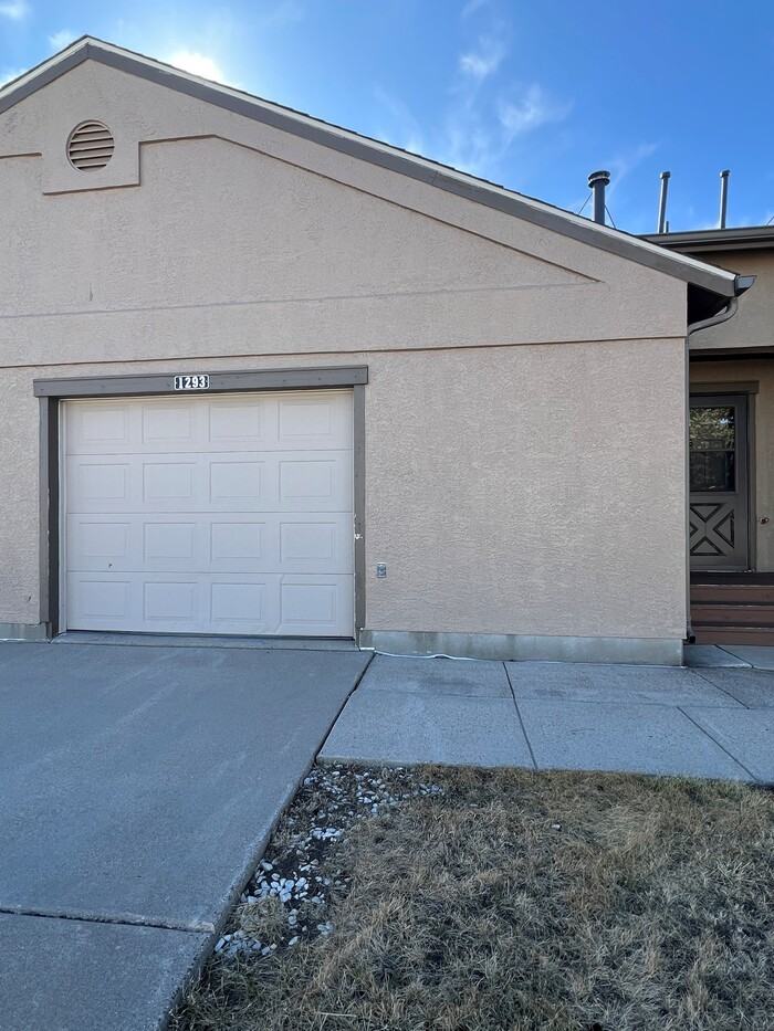 1293 Dakota Dr - Photo 6 of 6