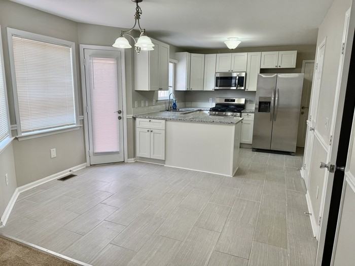 8613 Hobhouse Cir - Photo 4 of 12