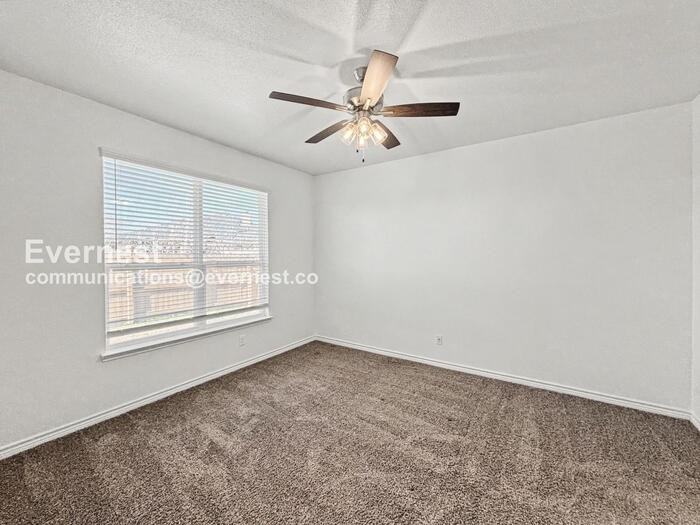 737 Freedom Cir - Photo 7 of 23