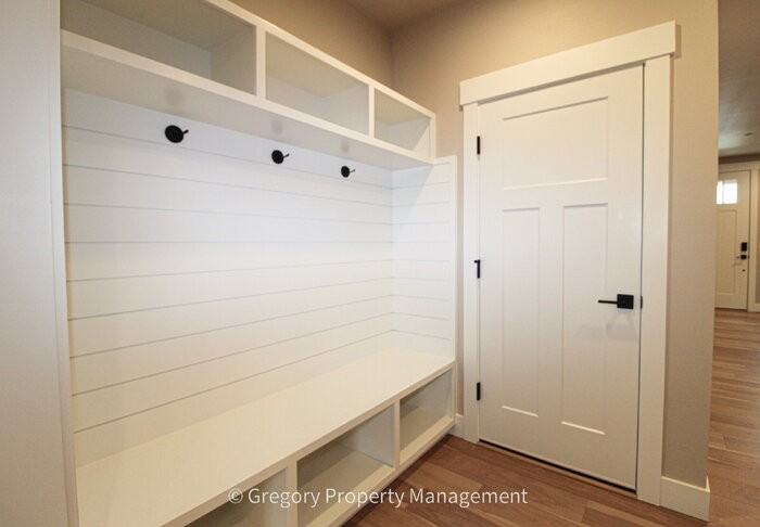 18519 Meridian Ave Se - Photo 5 of 31