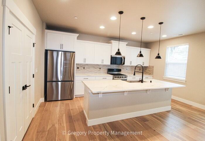 18519 Meridian Ave Se - Photo 6 of 31