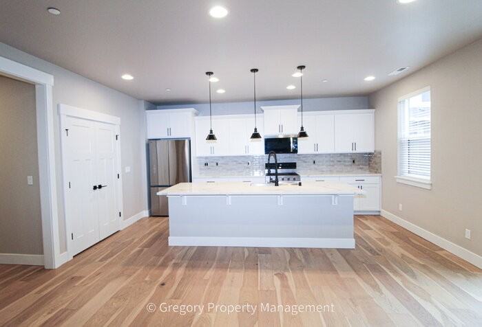 18519 Meridian Ave Se - Photo 7 of 31