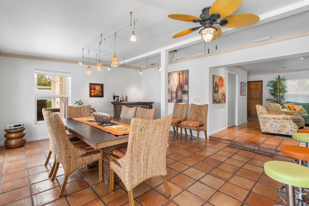 2330 Ne 48th St - Photo 7 of 40