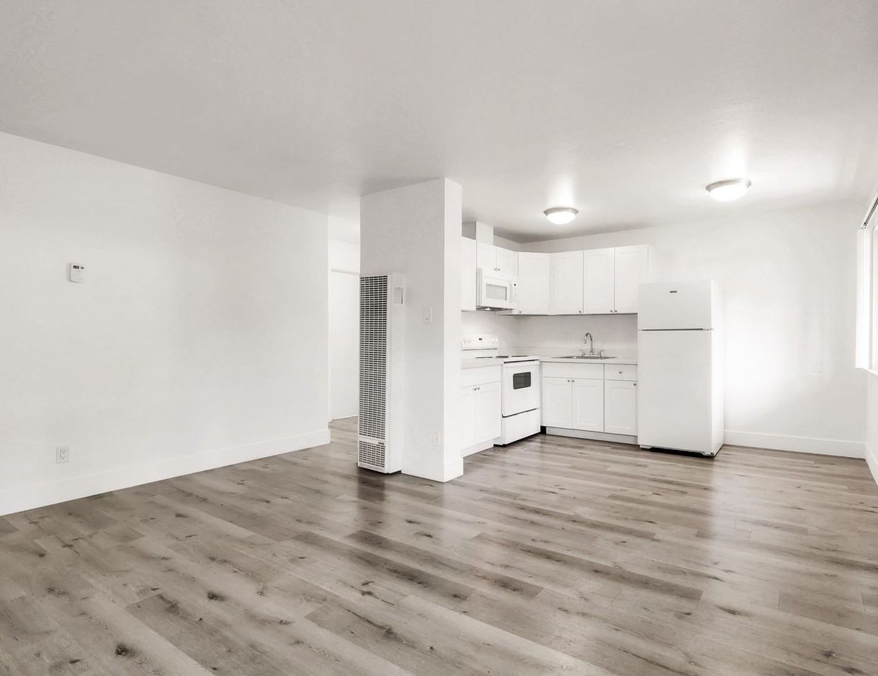 Las Palmas Apartments - Photo 2 of 9