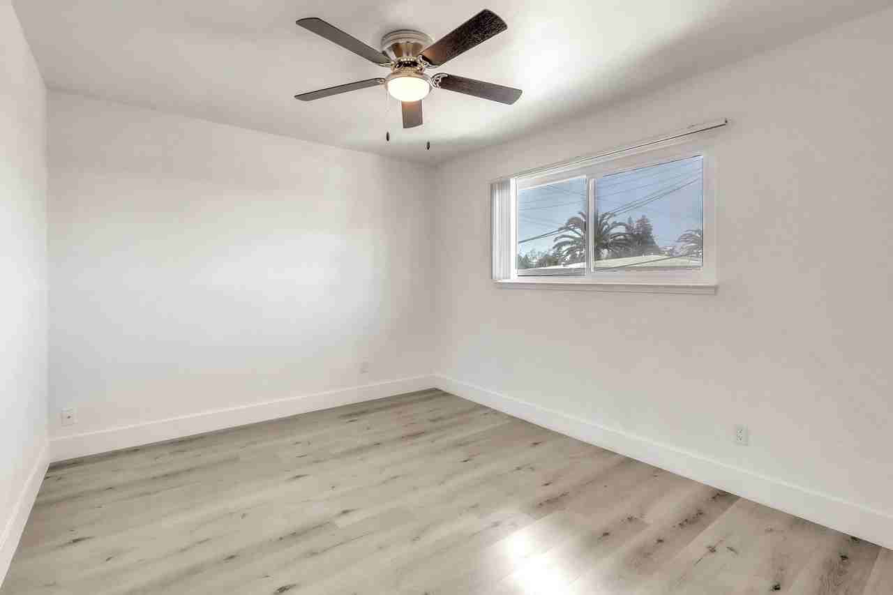 Las Palmas Apartments - Photo 5 of 9