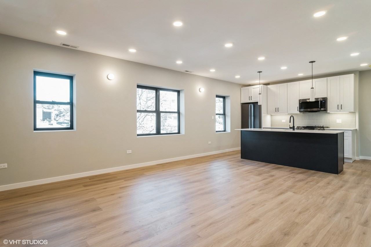 3139 N Francisco Ave #2N - Photo 6 of 13