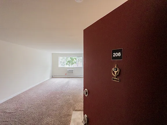 1528 Elmwood AvenueUnit - 206 #1528-206 - Photo 2 of 7