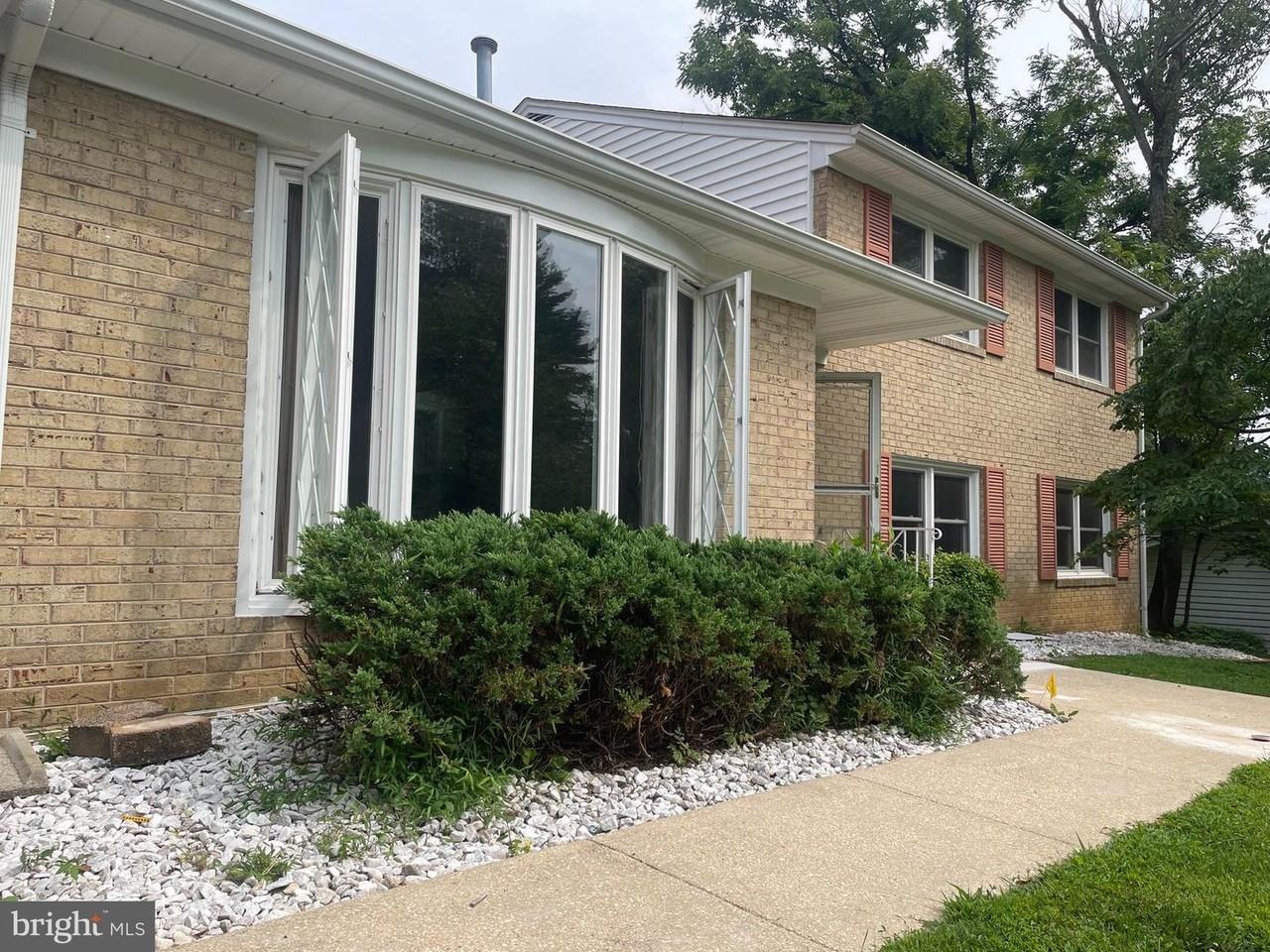 13409 Doncaster Ln #1 - Photo 3 of 38