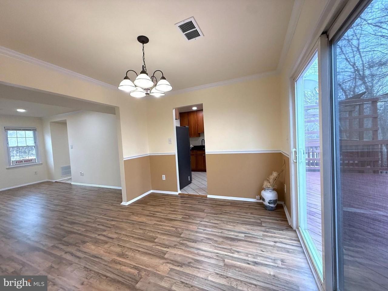 5278 Lonsdale Dr #1 - Photo 4 of 33