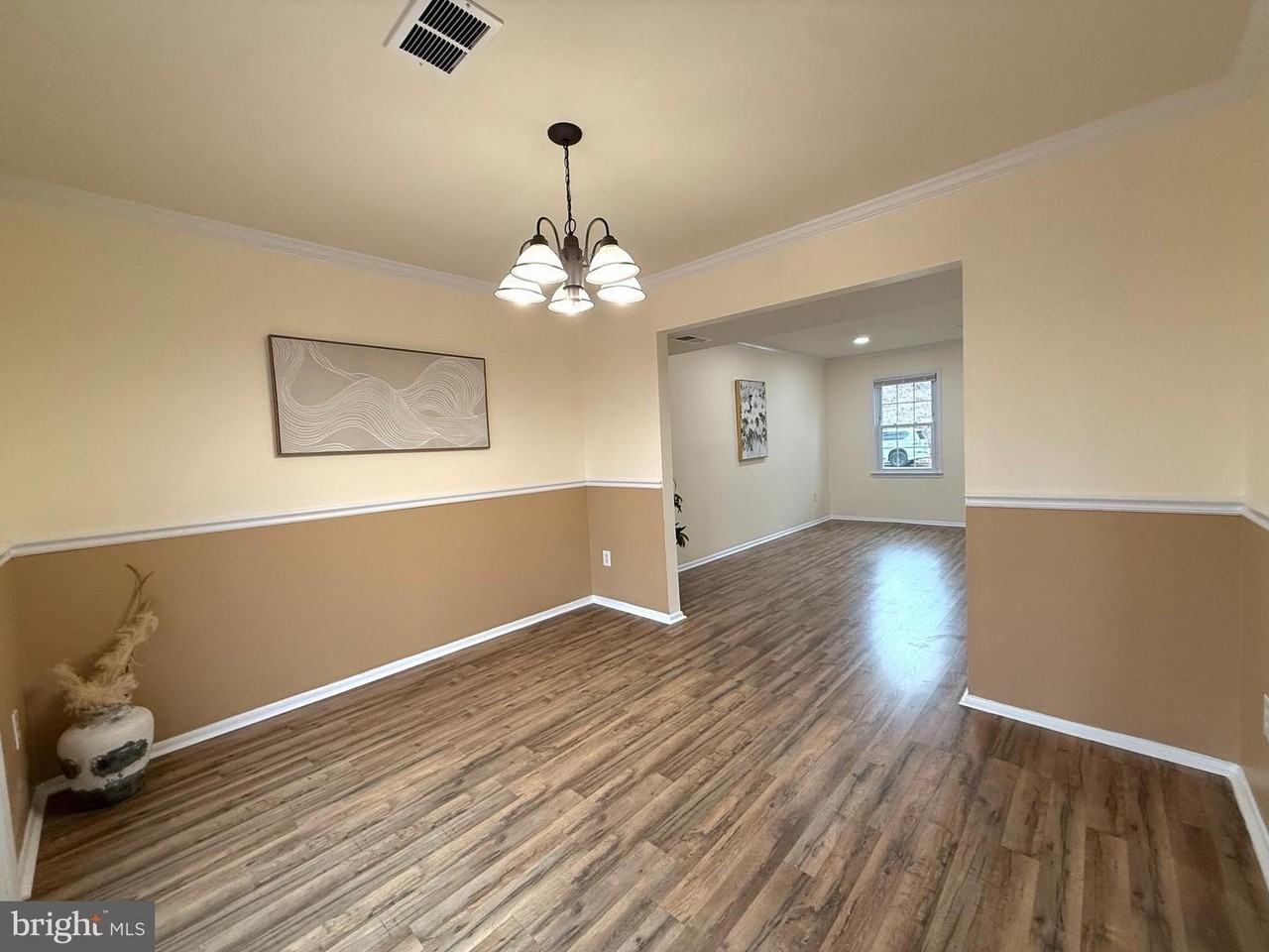 5278 Lonsdale Dr #1 - Photo 6 of 33