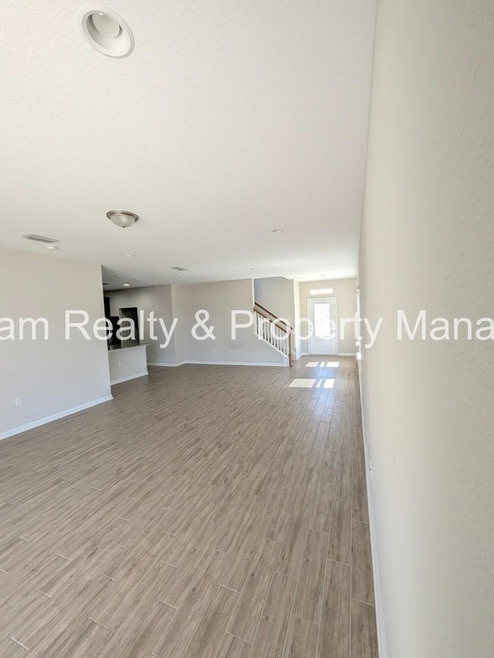 100 Golden Fern Dr #1 - Photo 5 of 31