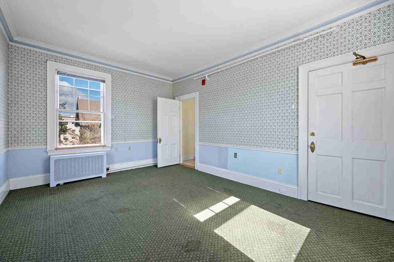 7 Oak St #202 - Photo 3 of 13