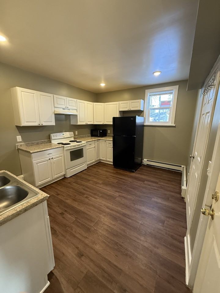 1355 Payne Ave #1 - Photo 4 of 13