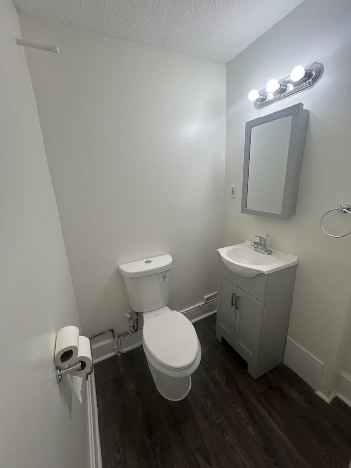875 Burr St #2 - Photo 7 of 10