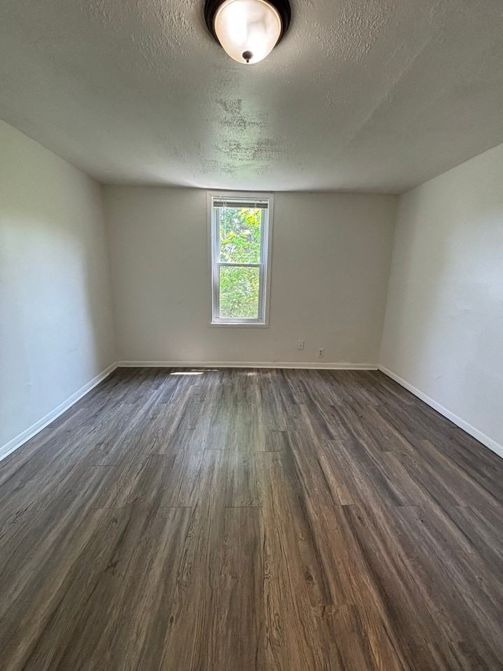 932 York Ave #1 - Photo 6 of 9