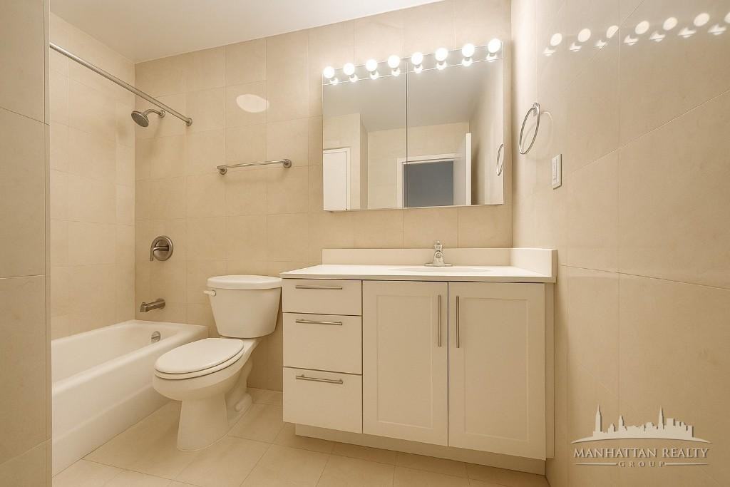 4th Ave #11G - Photo 5 of 8