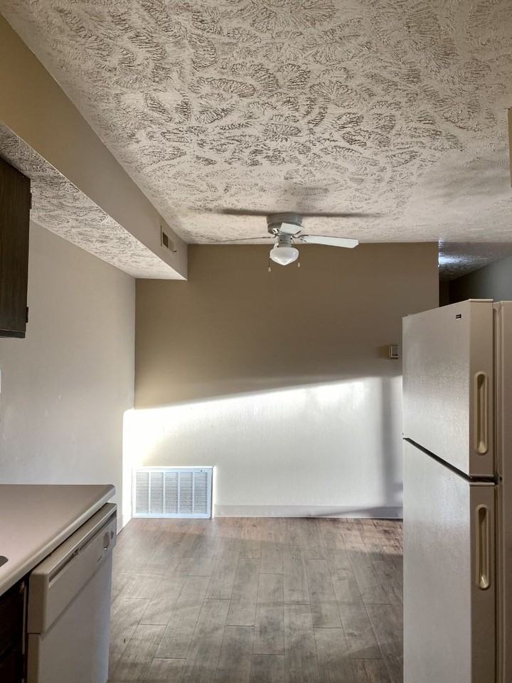 8500 Granville Parkway - Photo 7 of 23