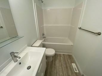 11213 51 St Nw #11213MAIN2 - Photo 2 of 36