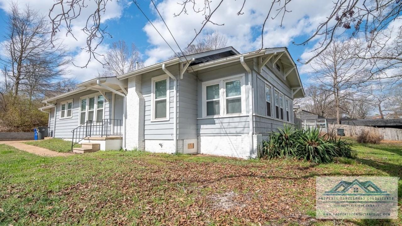 901 Hermitage Dr #1 - Photo 2 of 31